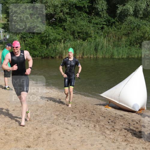 21.06.2026 - 29. Vierlanden-Triathlon Andreas Tolksdorf http://msf.ph/oto/9853276 21.06.2026 08:38:58 Schwimmen 10, 61, 82 meine-sportfotos.de