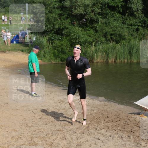21.06.2026 - 29. Vierlanden-Triathlon Andreas Tolksdorf http://msf.ph/oto/9853298 21.06.2026 08:39:07 Schwimmen 10 meine-sportfotos.de
