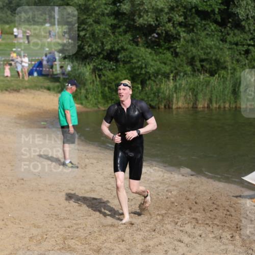 21.06.2026 - 29. Vierlanden-Triathlon Andreas Tolksdorf http://msf.ph/oto/9853302 21.06.2026 08:39:07 Schwimmen 10 meine-sportfotos.de
