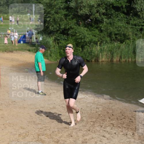 21.06.2026 - 29. Vierlanden-Triathlon Andreas Tolksdorf http://msf.ph/oto/9853303 21.06.2026 08:39:07 Schwimmen 10 meine-sportfotos.de