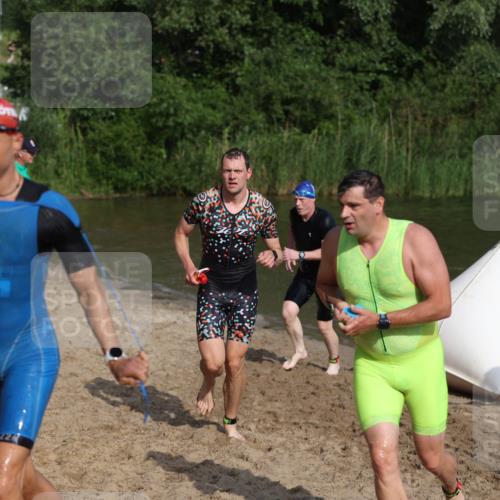 21.06.2026 - 29. Vierlanden-Triathlon Andreas Tolksdorf http://msf.ph/oto/9853344 21.06.2026 08:39:21 Schwimmen 3, 32, 155, 166, 212 meine-sportfotos.de