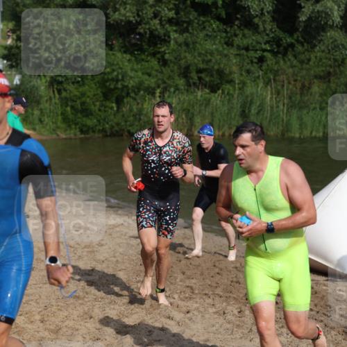 21.06.2026 - 29. Vierlanden-Triathlon Andreas Tolksdorf http://msf.ph/oto/9853345 21.06.2026 08:39:21 Schwimmen 3, 32, 155, 166, 212 meine-sportfotos.de