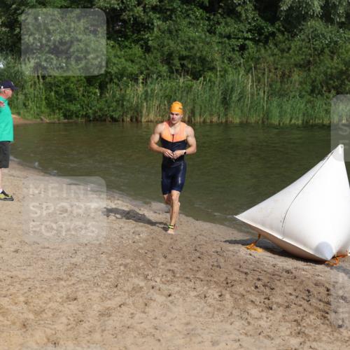 21.06.2026 - 29. Vierlanden-Triathlon Andreas Tolksdorf http://msf.ph/oto/9853367 21.06.2026 08:39:35 Schwimmen 3, 72, 106 meine-sportfotos.de