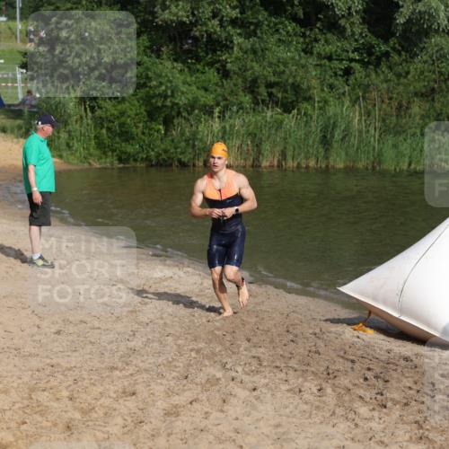 21.06.2026 - 29. Vierlanden-Triathlon Andreas Tolksdorf http://msf.ph/oto/9853377 21.06.2026 08:39:35 Schwimmen 3, 72, 106 meine-sportfotos.de