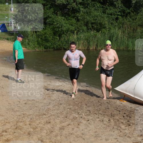 21.06.2026 - 29. Vierlanden-Triathlon Andreas Tolksdorf http://msf.ph/oto/9853393 21.06.2026 08:39:42 Schwimmen 72, 103 meine-sportfotos.de