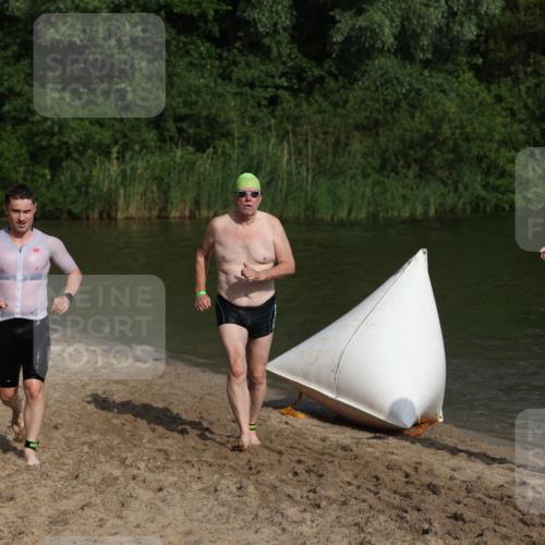 21.06.2026 - 29. Vierlanden-Triathlon Andreas Tolksdorf http://msf.ph/oto/9853399 21.06.2026 08:39:43 Schwimmen 72, 103 meine-sportfotos.de
