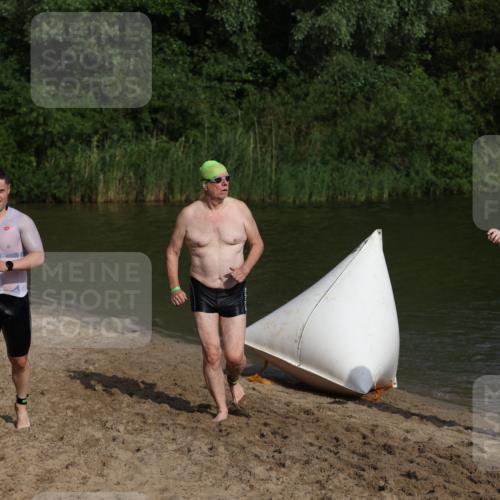21.06.2026 - 29. Vierlanden-Triathlon Andreas Tolksdorf http://msf.ph/oto/9853402 21.06.2026 08:39:44 Schwimmen 72, 103 meine-sportfotos.de