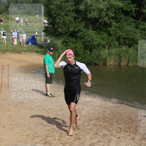 21.06.2026 - 29. Vierlanden-Triathlon Andreas Tolksdorf http://msf.ph/oto/9853421 21.06.2026 08:39:51 Schwimmen 7, 72, 103 meine-sportfotos.de