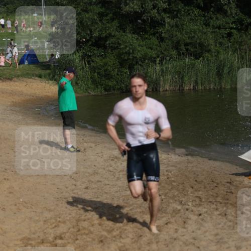 21.06.2026 - 29. Vierlanden-Triathlon Andreas Tolksdorf http://msf.ph/oto/9853427 21.06.2026 08:40:01 Schwimmen 7, 21, 55, 78, 109 meine-sportfotos.de
