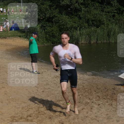 21.06.2026 - 29. Vierlanden-Triathlon Andreas Tolksdorf http://msf.ph/oto/9853429 21.06.2026 08:40:01 Schwimmen 7, 21, 55, 78, 109 meine-sportfotos.de
