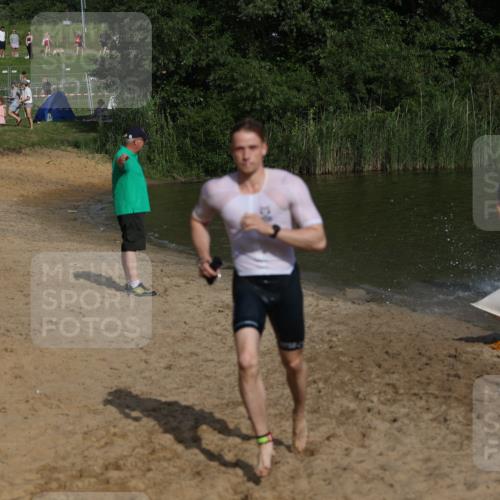 21.06.2026 - 29. Vierlanden-Triathlon Andreas Tolksdorf http://msf.ph/oto/9853430 21.06.2026 08:40:01 Schwimmen 7, 21, 55, 78, 109 meine-sportfotos.de