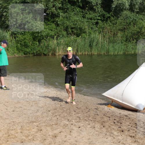 21.06.2026 - 29. Vierlanden-Triathlon Andreas Tolksdorf http://msf.ph/oto/9853437 21.06.2026 08:40:03 Schwimmen 7, 21, 55, 78, 109 meine-sportfotos.de
