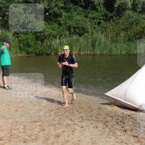 21.06.2026 - 29. Vierlanden-Triathlon Andreas Tolksdorf http://msf.ph/oto/9853440 21.06.2026 08:40:03 Schwimmen 7, 21, 55, 78, 109 meine-sportfotos.de