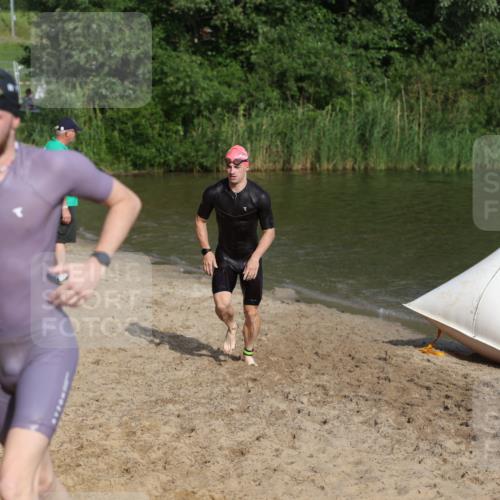 21.06.2026 - 29. Vierlanden-Triathlon Andreas Tolksdorf http://msf.ph/oto/9853474 21.06.2026 08:40:12 Schwimmen 51, 55, 78, 109 meine-sportfotos.de