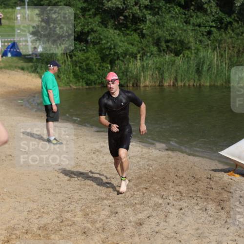 21.06.2026 - 29. Vierlanden-Triathlon Andreas Tolksdorf http://msf.ph/oto/9853481 21.06.2026 08:40:12 Schwimmen 51, 55, 78, 109 meine-sportfotos.de
