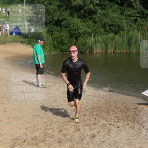 21.06.2026 - 29. Vierlanden-Triathlon Andreas Tolksdorf http://msf.ph/oto/9853484 21.06.2026 08:40:12 Schwimmen 51, 55, 78, 109 meine-sportfotos.de