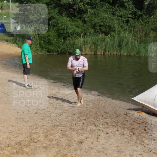 21.06.2026 - 29. Vierlanden-Triathlon Andreas Tolksdorf http://msf.ph/oto/9853497 21.06.2026 08:40:44 Schwimmen 18, 164 meine-sportfotos.de