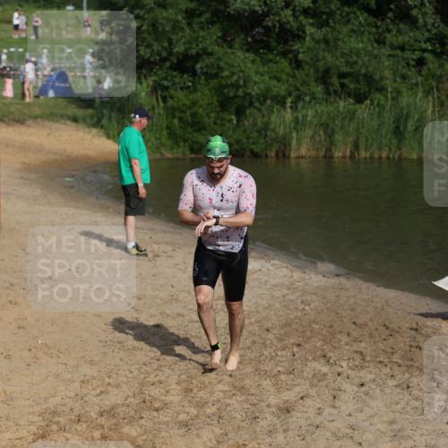 21.06.2026 - 29. Vierlanden-Triathlon Andreas Tolksdorf http://msf.ph/oto/9853506 21.06.2026 08:40:46 Schwimmen 18, 164 meine-sportfotos.de