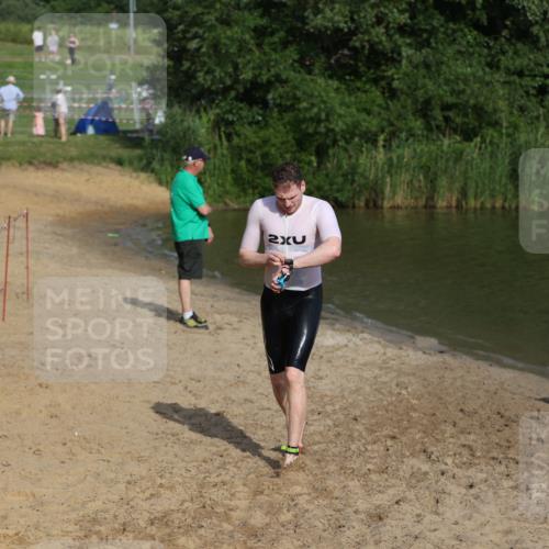 21.06.2026 - 29. Vierlanden-Triathlon Andreas Tolksdorf http://msf.ph/oto/9853519 21.06.2026 08:40:51 Schwimmen 18, 129, 164 meine-sportfotos.de