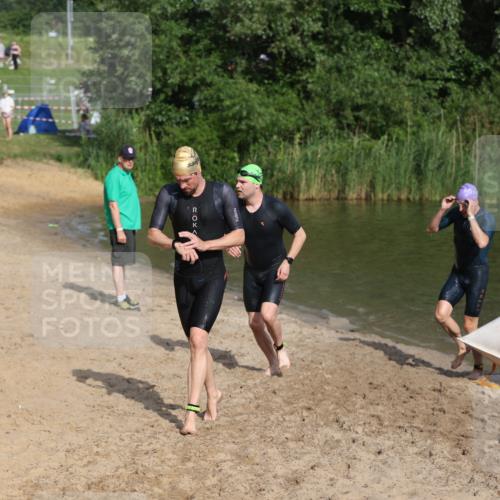 21.06.2026 - 29. Vierlanden-Triathlon Andreas Tolksdorf http://msf.ph/oto/9853528 21.06.2026 08:41:01 Schwimmen 99, 129, 132 meine-sportfotos.de