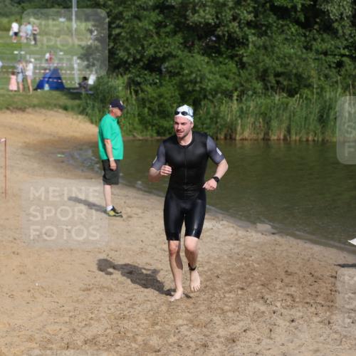 21.06.2026 - 29. Vierlanden-Triathlon Andreas Tolksdorf http://msf.ph/oto/9853556 21.06.2026 08:41:20 Schwimmen 14, 145 meine-sportfotos.de