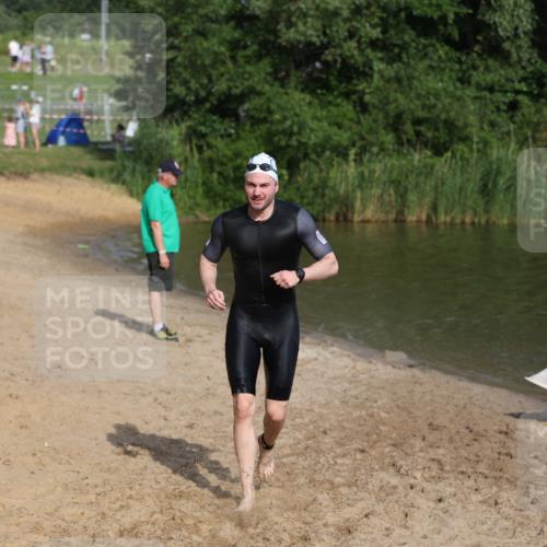 21.06.2026 - 29. Vierlanden-Triathlon Andreas Tolksdorf http://msf.ph/oto/9853564 21.06.2026 08:41:20 Schwimmen 14, 145 meine-sportfotos.de