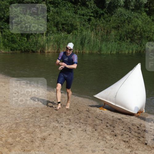 21.06.2026 - 29. Vierlanden-Triathlon Andreas Tolksdorf http://msf.ph/oto/9853567 21.06.2026 08:41:23 Schwimmen 14, 145 meine-sportfotos.de