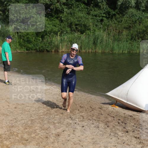 21.06.2026 - 29. Vierlanden-Triathlon Andreas Tolksdorf http://msf.ph/oto/9853576 21.06.2026 08:41:24 Schwimmen 14, 145 meine-sportfotos.de