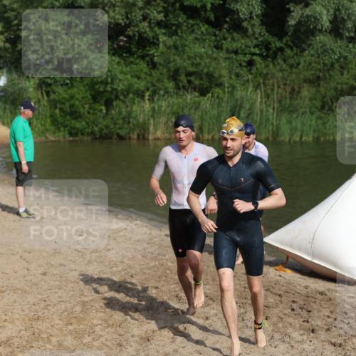 21.06.2026 - 29. Vierlanden-Triathlon Andreas Tolksdorf http://msf.ph/oto/9853587 21.06.2026 08:41:58 Schwimmen 38, 62, 67 meine-sportfotos.de