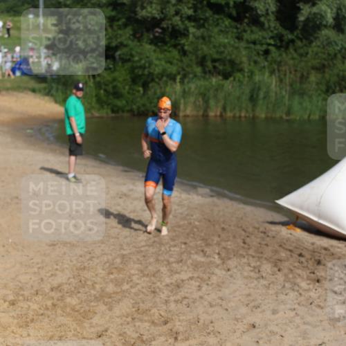 21.06.2026 - 29. Vierlanden-Triathlon Andreas Tolksdorf http://msf.ph/oto/9853611 21.06.2026 08:42:27 Schwimmen 43, 148 meine-sportfotos.de