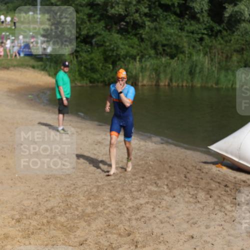 21.06.2026 - 29. Vierlanden-Triathlon Andreas Tolksdorf http://msf.ph/oto/9853612 21.06.2026 08:42:27 Schwimmen 43, 148 meine-sportfotos.de