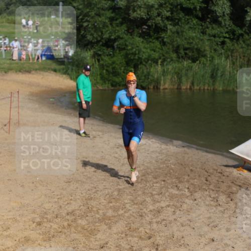 21.06.2026 - 29. Vierlanden-Triathlon Andreas Tolksdorf http://msf.ph/oto/9853615 21.06.2026 08:42:27 Schwimmen 43, 148 meine-sportfotos.de