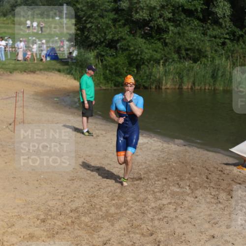 21.06.2026 - 29. Vierlanden-Triathlon Andreas Tolksdorf http://msf.ph/oto/9853617 21.06.2026 08:42:27 Schwimmen 43, 148 meine-sportfotos.de