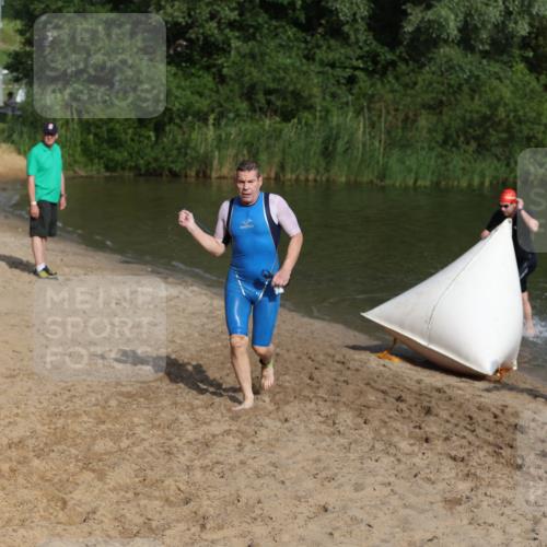 21.06.2026 - 29. Vierlanden-Triathlon Andreas Tolksdorf http://msf.ph/oto/9853651 21.06.2026 08:42:44 Schwimmen 27, 193, 210 meine-sportfotos.de