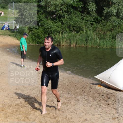 21.06.2026 - 29. Vierlanden-Triathlon Andreas Tolksdorf http://msf.ph/oto/9853663 21.06.2026 08:42:49 Schwimmen 27, 210 meine-sportfotos.de