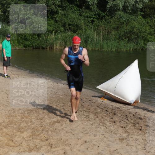 21.06.2026 - 29. Vierlanden-Triathlon Andreas Tolksdorf http://msf.ph/oto/9853669 21.06.2026 08:43:19 Schwimmen 56 meine-sportfotos.de