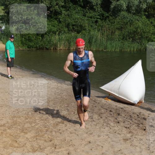 21.06.2026 - 29. Vierlanden-Triathlon Andreas Tolksdorf http://msf.ph/oto/9853672 21.06.2026 08:43:19 Schwimmen 56 meine-sportfotos.de