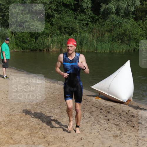 21.06.2026 - 29. Vierlanden-Triathlon Andreas Tolksdorf http://msf.ph/oto/9853677 21.06.2026 08:43:19 Schwimmen 56 meine-sportfotos.de