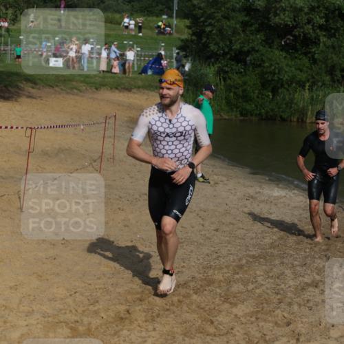 21.06.2026 - 29. Vierlanden-Triathlon Andreas Tolksdorf http://msf.ph/oto/9853682 21.06.2026 08:43:39 Schwimmen 42, 44, 88, 108, 154, 197 meine-sportfotos.de
