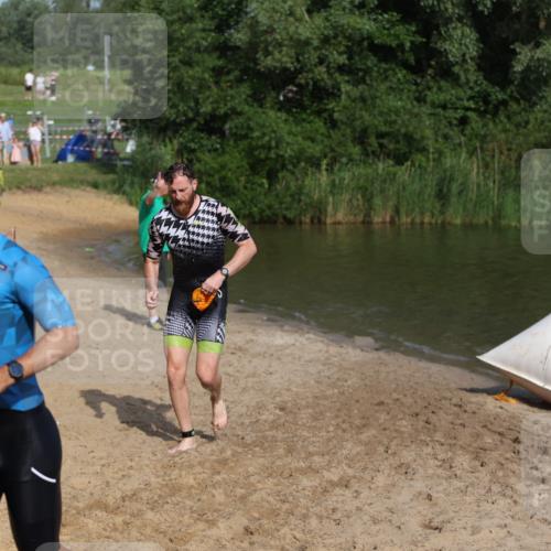 21.06.2026 - 29. Vierlanden-Triathlon Andreas Tolksdorf http://msf.ph/oto/9853714 21.06.2026 08:43:43 Schwimmen 44, 88, 108, 154, 197, 1355 meine-sportfotos.de