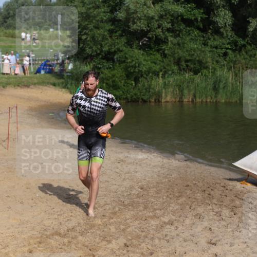 21.06.2026 - 29. Vierlanden-Triathlon Andreas Tolksdorf http://msf.ph/oto/9853717 21.06.2026 08:43:44 Schwimmen 44, 88, 108, 154, 197, 1355 meine-sportfotos.de