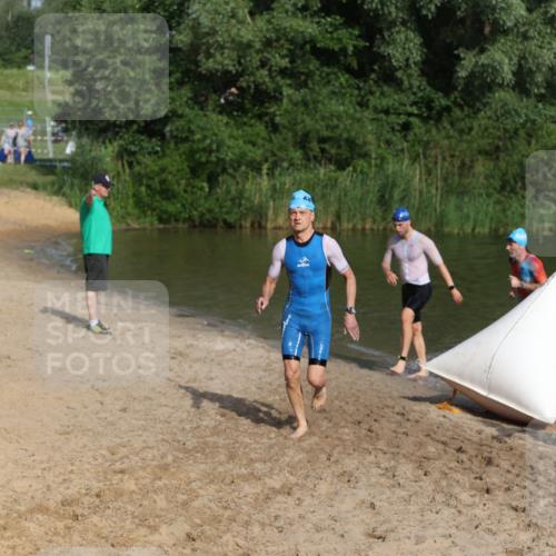 21.06.2026 - 29. Vierlanden-Triathlon Andreas Tolksdorf http://msf.ph/oto/9853720 21.06.2026 08:43:47 Schwimmen 44, 112, 154, 197, 1355 meine-sportfotos.de