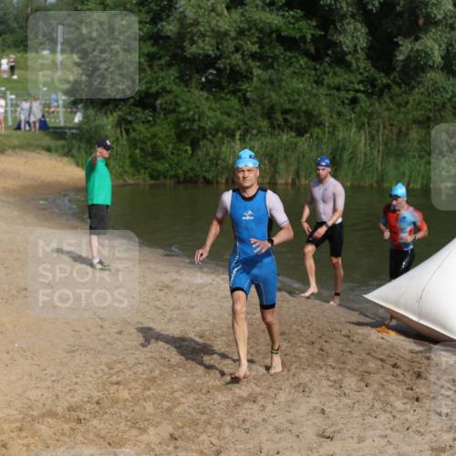 21.06.2026 - 29. Vierlanden-Triathlon Andreas Tolksdorf http://msf.ph/oto/9853725 21.06.2026 08:43:48 Schwimmen 44, 112, 154, 197, 1355 meine-sportfotos.de