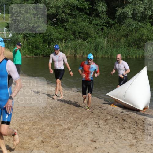 21.06.2026 - 29. Vierlanden-Triathlon Andreas Tolksdorf http://msf.ph/oto/9853728 21.06.2026 08:43:49 Schwimmen 112, 154, 197, 1355 meine-sportfotos.de