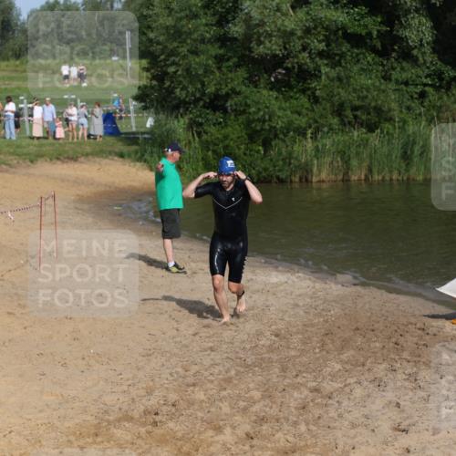 21.06.2026 - 29. Vierlanden-Triathlon Andreas Tolksdorf http://msf.ph/oto/9853751 21.06.2026 08:44:11 Schwimmen 4, 29, 34, 202 meine-sportfotos.de