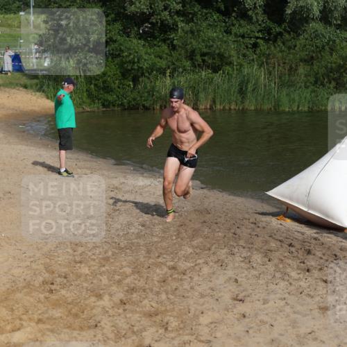 21.06.2026 - 29. Vierlanden-Triathlon Andreas Tolksdorf http://msf.ph/oto/9853762 21.06.2026 08:44:17 Schwimmen 34, 202 meine-sportfotos.de