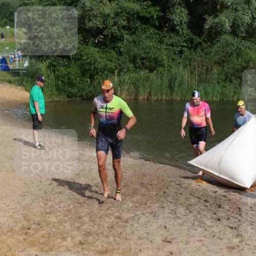 21.06.2026 - 29. Vierlanden-Triathlon Andreas Tolksdorf http://msf.ph/oto/9853782 21.06.2026 08:44:23 Schwimmen 142, 196, 202 meine-sportfotos.de