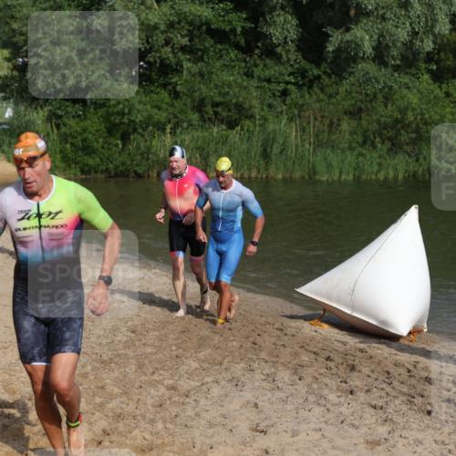 21.06.2026 - 29. Vierlanden-Triathlon Andreas Tolksdorf http://msf.ph/oto/9853786 21.06.2026 08:44:25 Schwimmen 142, 196, 202 meine-sportfotos.de