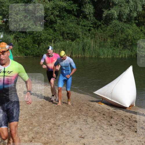 21.06.2026 - 29. Vierlanden-Triathlon Andreas Tolksdorf http://msf.ph/oto/9853790 21.06.2026 08:44:25 Schwimmen 142, 196, 202 meine-sportfotos.de