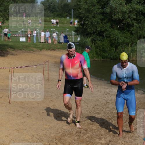 21.06.2026 - 29. Vierlanden-Triathlon Andreas Tolksdorf http://msf.ph/oto/9853802 21.06.2026 08:44:28 Schwimmen 39, 142, 196 meine-sportfotos.de